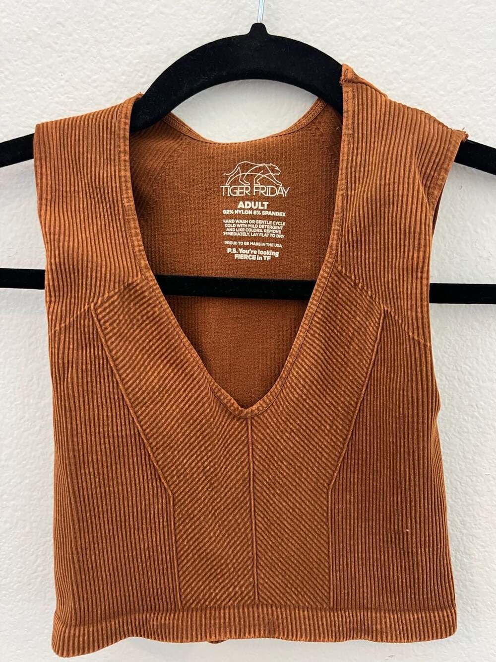 Tiger Friday Collins Ribbed V-Neck Athletic Crop Top in Toffee - Picture 2 of 4